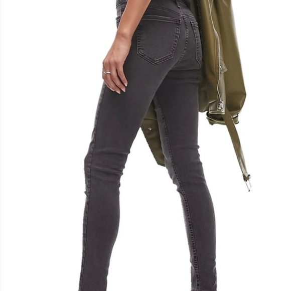 Top Shop Motto. Black High Rise jeans. Slim fit. 28. - Picture 4 of 8